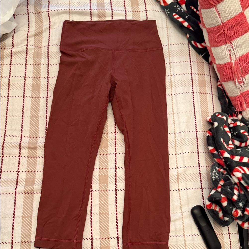 Lululemon size 8 leggings